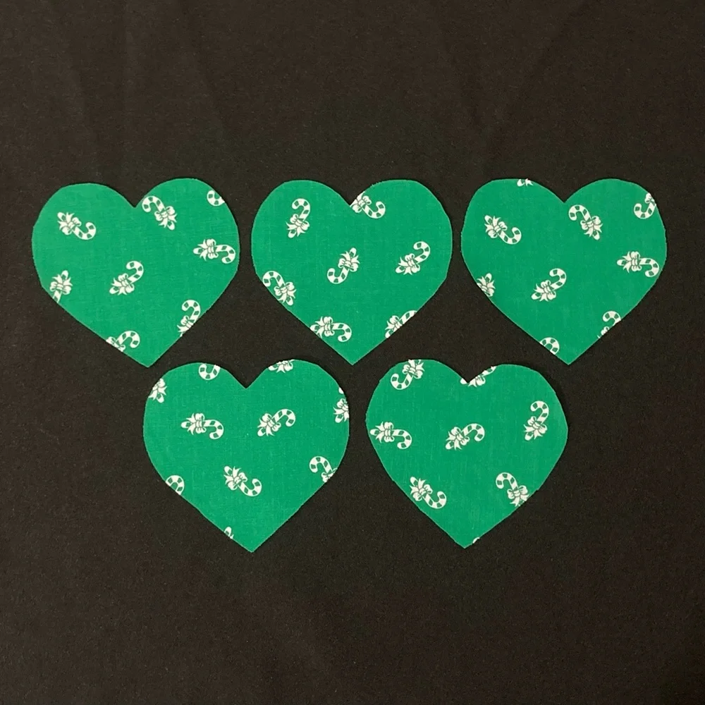 ⭐️ Vintage 1990s Set of 5 Heart Shaped Christmas Fabric Scraps 4.5” x 4”